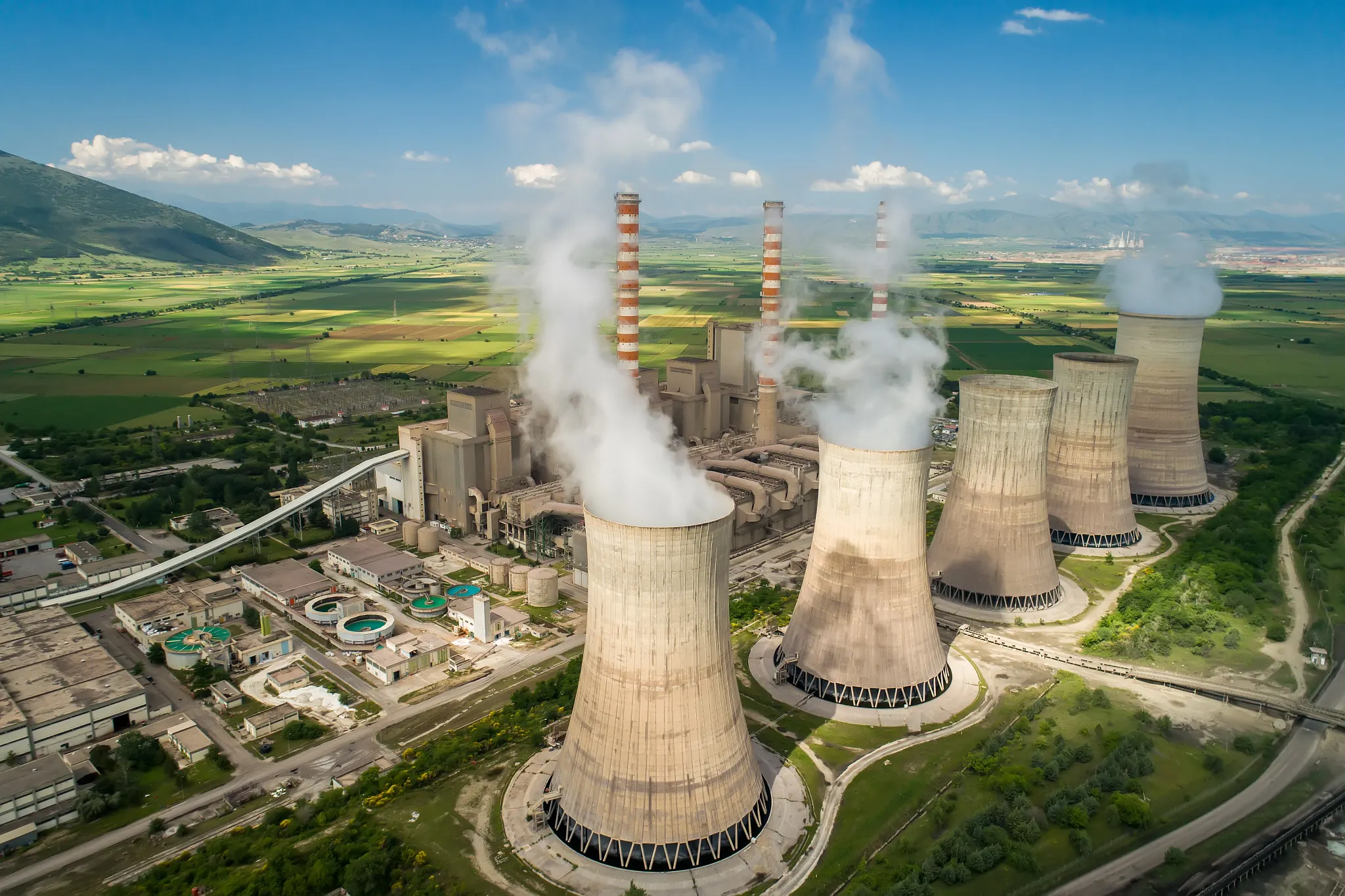 大气 原子 大楼 碳气候 co2 煤 危险 二氧化碳 生态 电力 电力能源 环境工厂 领域 燃料 烟雾 全球变暖 工业 工业基础设施 制造 核电厂 污染 电力生产 辐射 放射性 反应堆 天空 烟 站 蒸汽技术 塔 有毒 电压 废弃物 气候变化 无人机 褐煤，浆料，FLO-0086